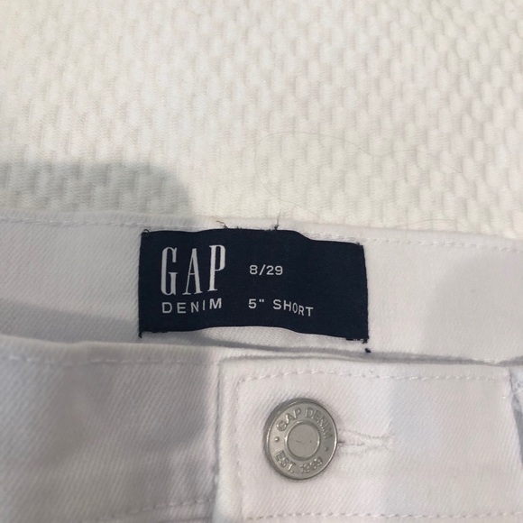 NWT Gap white jean shorts - Picture 3 of 3